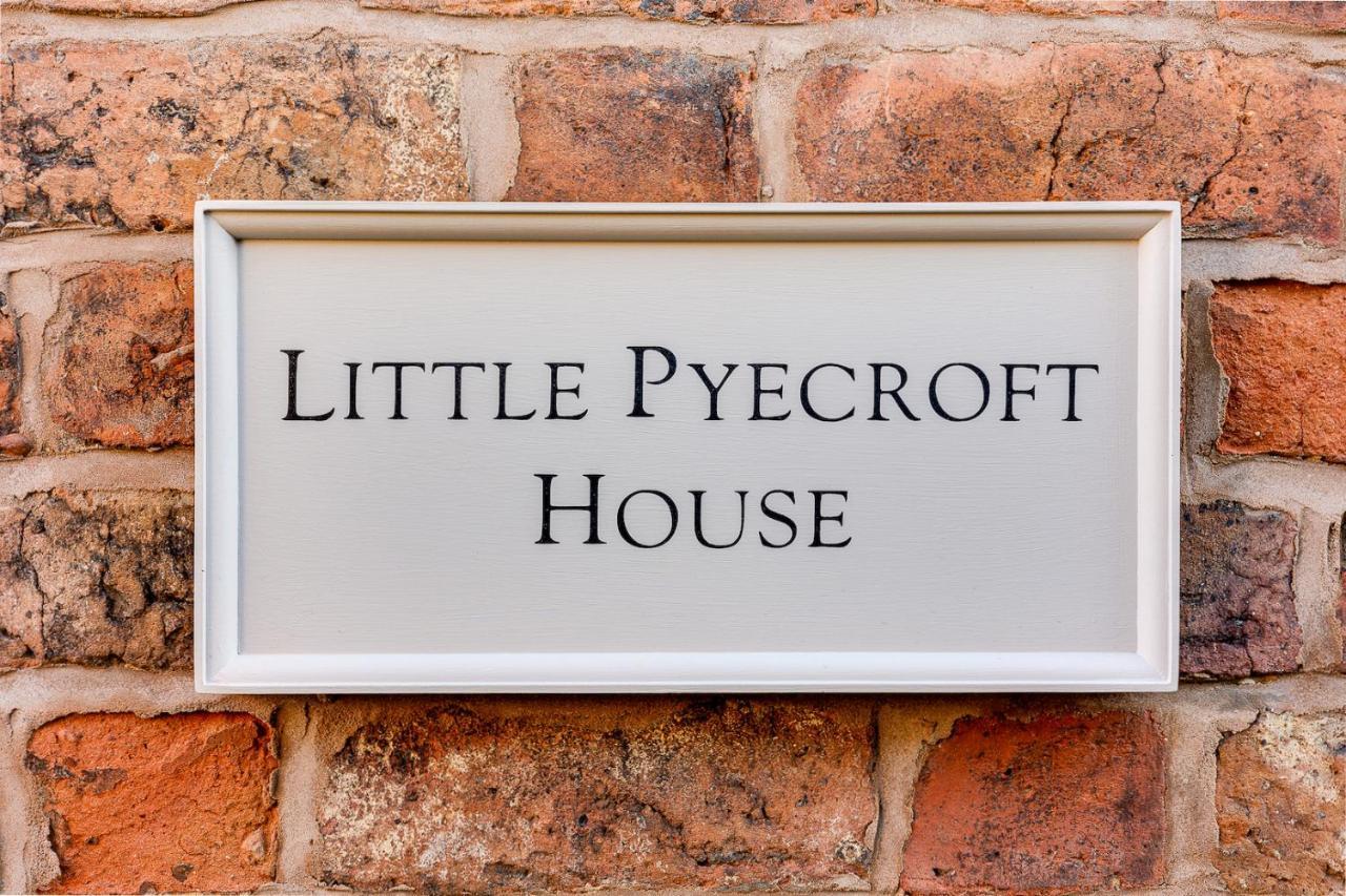 *New* Little Pyecroft House, Честър Екстериор снимка